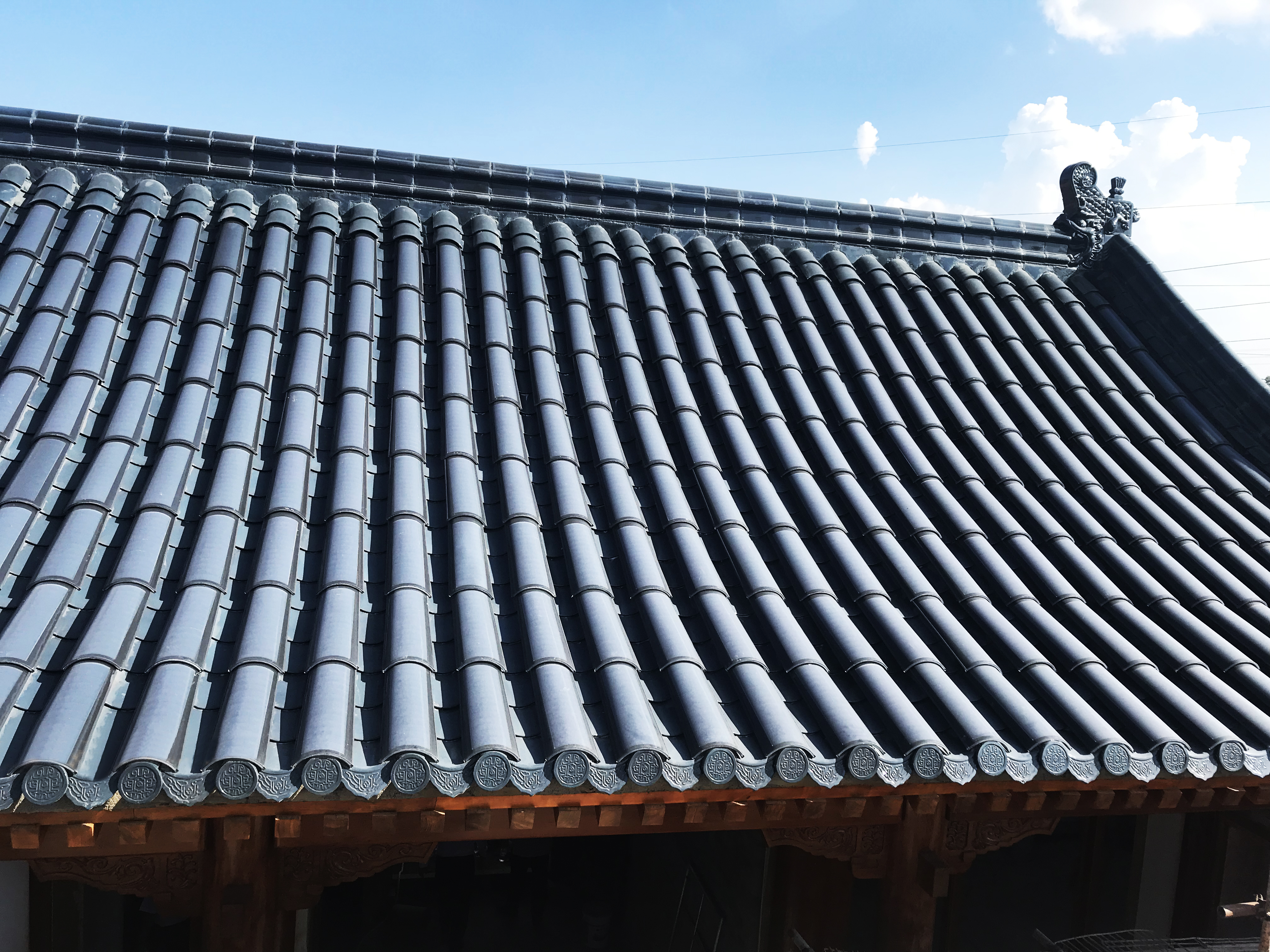Black Solar Single Curved Roof Tile